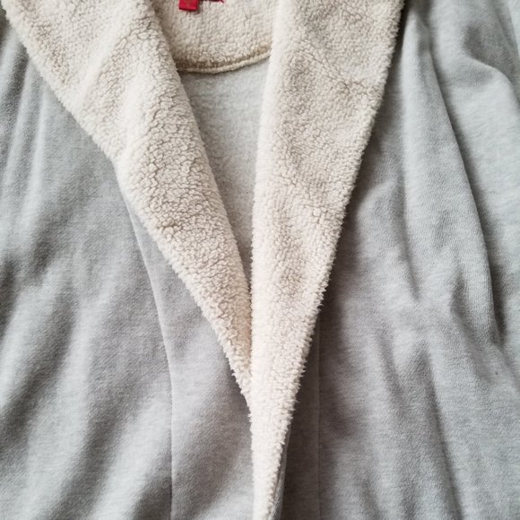 Victoria's Secret Grey Fleece Robe - Picture 9 of 11